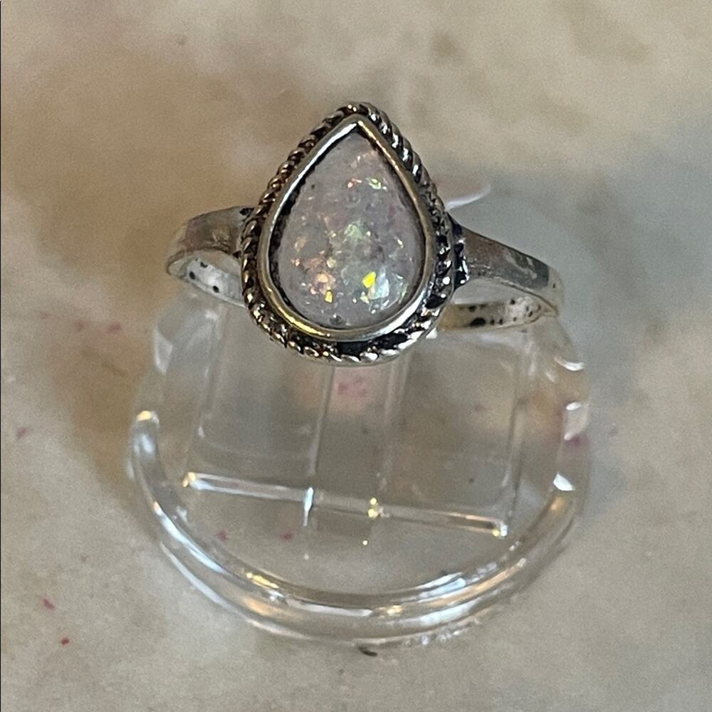 Elegant Silver Opal Ring 8.5